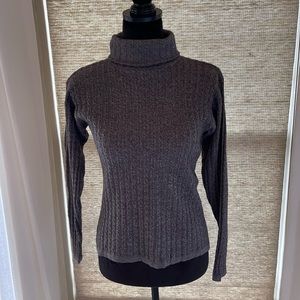 Raphaella - Gray Turtleneck Sweater